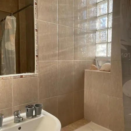 Volvi View * Nea Madhitos